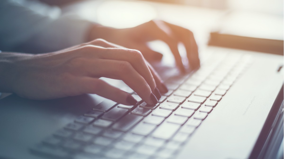 The Most Recommended Ergonomic Keyboards by the Experts